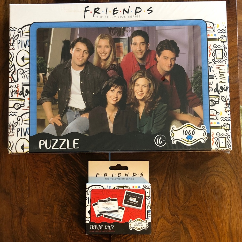 FRIENDS puzzle and trivia cards set